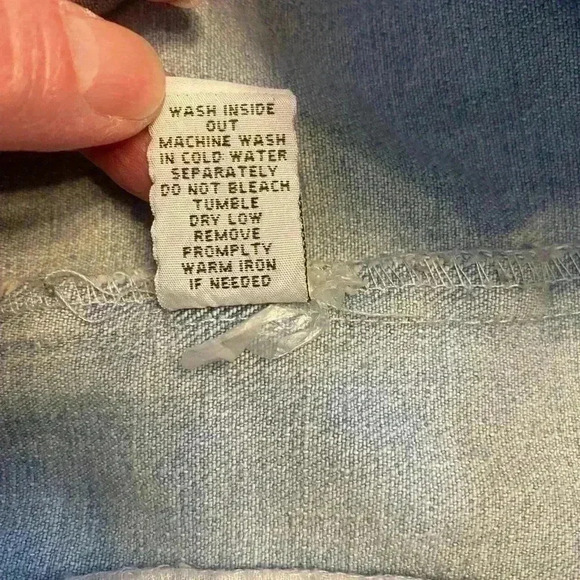 Rue 21 factory distressed blue Jean jacket size small - Picture 6 of 6